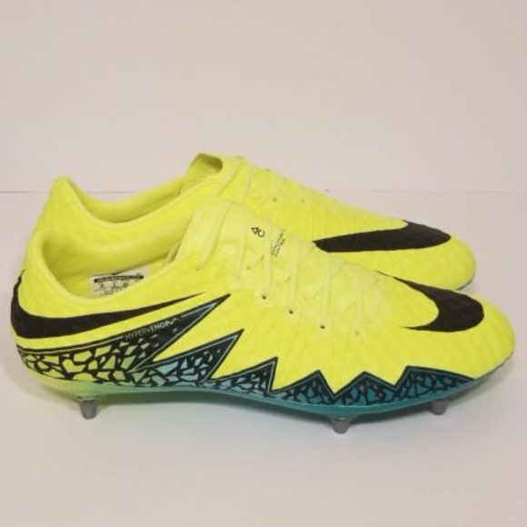 mens soccer cleats size 10